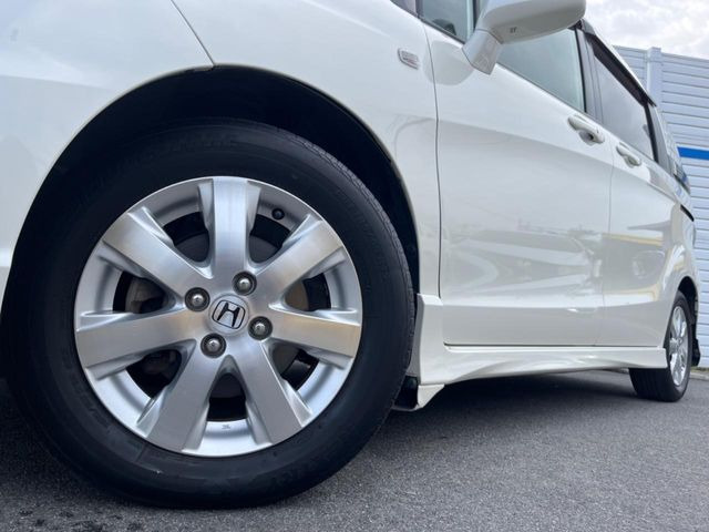 �y�����A���~�z�C�[���z�O�ςɃ}�b�`���������A���~�z�C�[���𑕒����Ă���܂��B�e��ЊO�A���~�z�C�[����A�X�^�b�h���X�^�C�����戵�����Ă���܂��B���񂲑��k����������