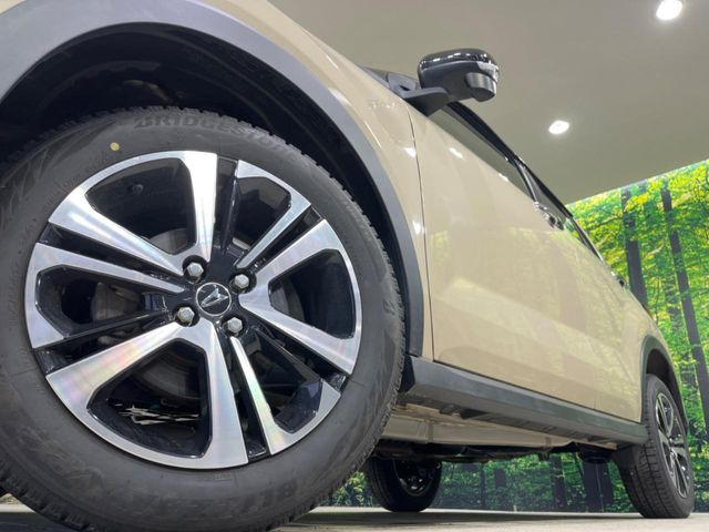 【純正15インチアルミホイール】外観にマッチした純正アルミホイールを装着しております。各種社外アルミホイールや、スタッドレスタイヤも取扱いしております。是非ご相談ください♪