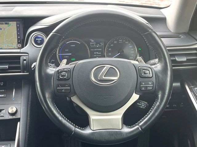 �y�����v�����X�e�A�����O�z�㎿�Ȋv���g�p���邱�ƂŁA��ɂ����������݂ƂĂ��^�]���₷���n���h���ł���