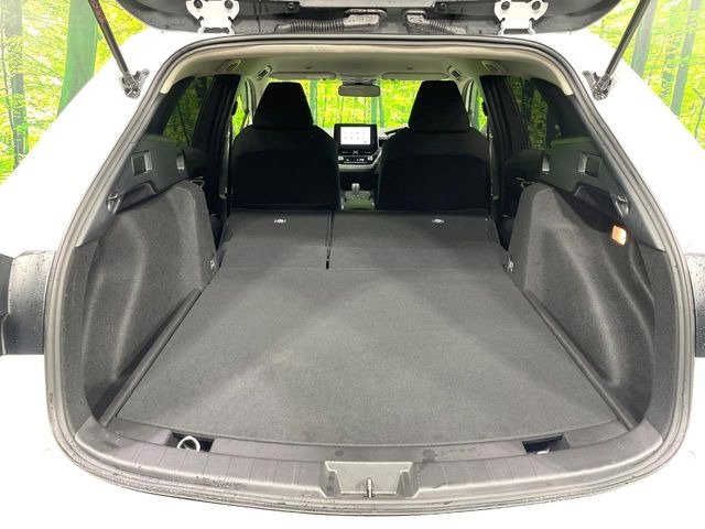 ���i�̂���������ʋ΁A���}���ɏ\���ȉ׎��X�y�[�X���m�ۂ��Ă���܂��B�Z�J���h�V�[�g��|���ƁA�傫�ȉו��̐ύڂ��\�ł���