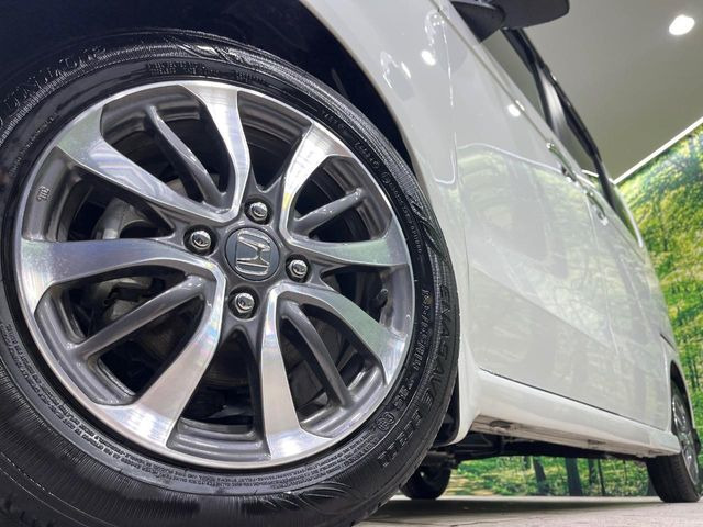 �y����14�C���`�A���~�z�C�[���z�O�ςɃ}�b�`���������A���~�z�C�[���𑕒����Ă���܂��B�e��ЊO�A���~�z�C�[����A�X�^�b�h���X�^�C�����戵�����Ă���܂��B���񂲑��k����������