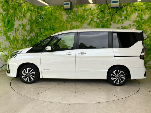 セレナ1.2 e-POWER ハイウェイスターV