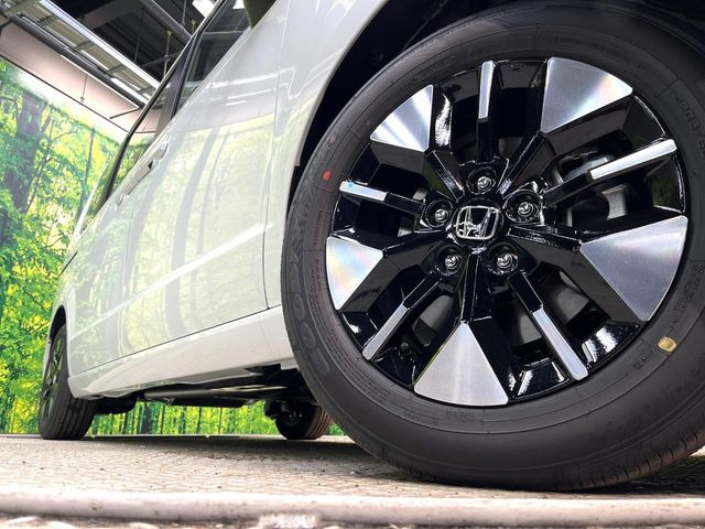 �y����16�C���`�A���~�z�C�[���z�O�ςɃ}�b�`���������A���~�z�C�[���𑕒����Ă���܂��B�e��ЊO�A���~�z�C�[����A�X�^�b�h���X�^�C�����戵�����Ă���܂��B���񂲑��k����������