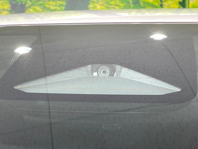 �y�g���^�Z�[�t�e�B�Z���X�z���s���ɑO���̎ԗ�����F�����A�Փ˂������Ȏ��͌x��ƃu���[�L�ŏՓˉ���Ɣ�Q�y�����A�V�X�g�B�����S�Ƀh���C�u�����y���݂��������܂��B