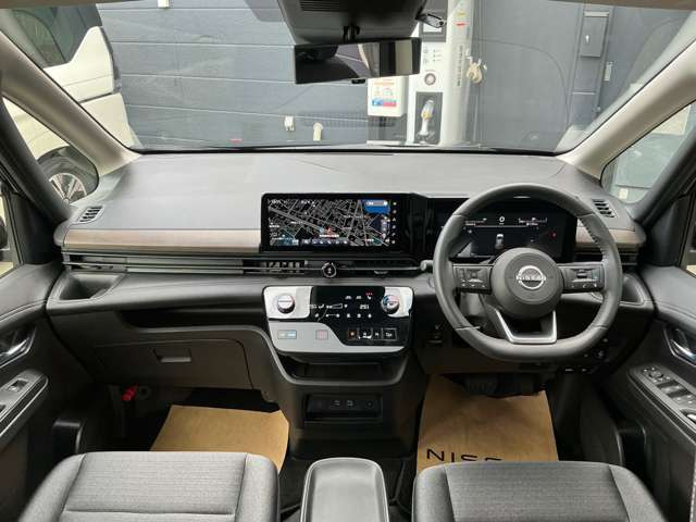 セレナ1.4 e-4ORCE ハイウェイスターV 4WD