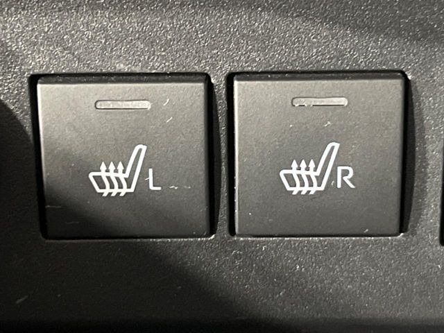 【シートヒーター】寒い日に重宝するシートヒーター!エアコンより早く温まってくれるので寒がりの人も安心ですね♪エアコンの温風は乾燥するから苦手、という方にもをおすすめです。