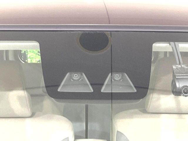 �y�X�}�[�g�A�V�X�g�z���s���ɑO���̎ԗ�����F�����A�Փ˂������Ȏ��͌x��ƃu���[�L�ŏՓˉ���Ɣ�Q�y�����A�V�X�g�B�����S�Ƀh���C�u�����y���݂��������܂��B