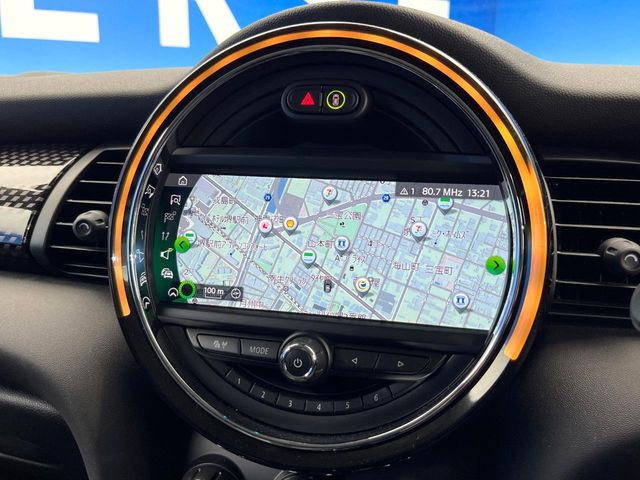 �������i�r:��̊��̂���i�r�́A����������ԓ������o���Ă���܂��B�I�[�f�B�I�@�\���[�����Ă���܂��̂ŁA�^�]�����y���߂܂���