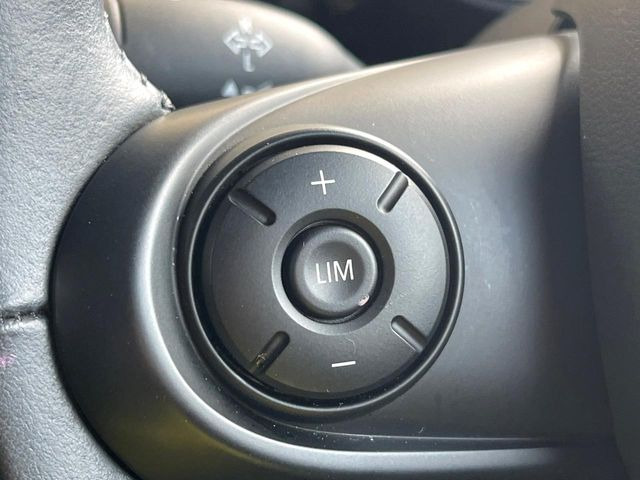 ���I�[�g�N���[�Y�R���g���[��:�������H�⎩���Ԑ�p���H���ɂāA�葬���q���\�ƂȂ�֗��ȋ@�\�ł��B�������ړ��̍ۂł����ɂ����֗��ɂ��g�����������܂���