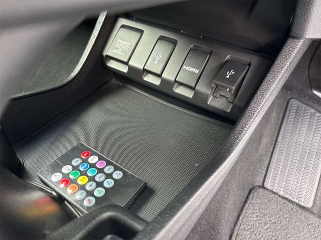 HDMI USB�\�P�b�g