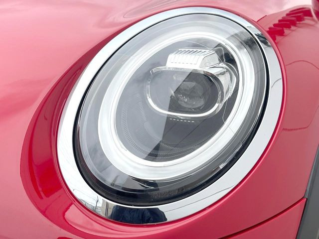 ��LED�w�b�h���C�g:��ԑ��s�����ǍD�Ȏ��E���m�ۂ����S���ĉ^�]�ł��鍂�P�xLED�w�b�h���C�g�𑕔�!�_�����x�������A����d�͂��}�����Ă��܂��B