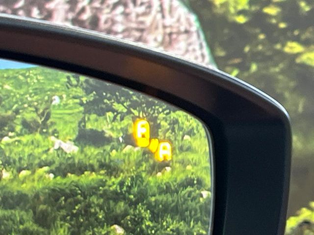 �y�u���C���h�X�|�b�g���j�^�����O�z���s���A�h�A�~���[�̎��p�ɂȂ�₷���ӏ��Ɍ㑱�Ԃ��ڋ߂���ƃT�C�h�~���[�t�߂Ɍx����\���A�h���C�o�[�ɒ��ӊ��N�����Ă���܂��B