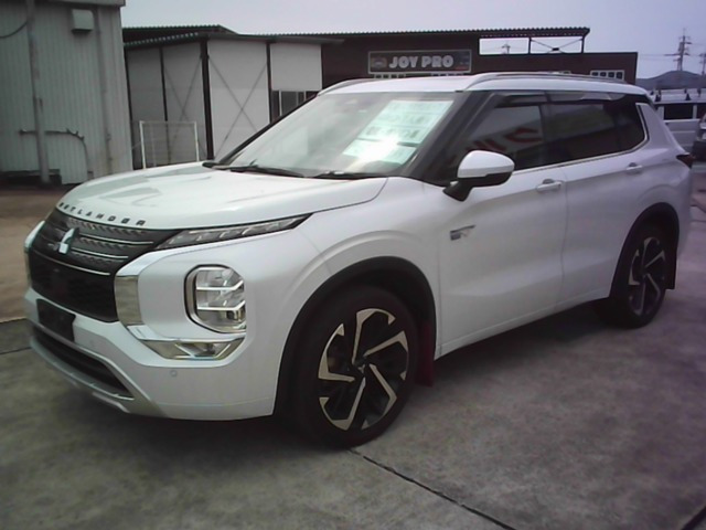 アウトランダーPHEV 2.4 P 4WD