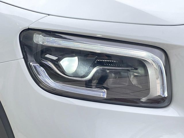 ��LED�w�b�h���C�g:��ԑ��s�����ǍD�Ȏ��E���m�ۂ����S���ĉ^�]�ł��鍂�P�xLED�w�b�h���C�g�𑕔�!�_�����x�������A����d�͂��}�����Ă��܂��B