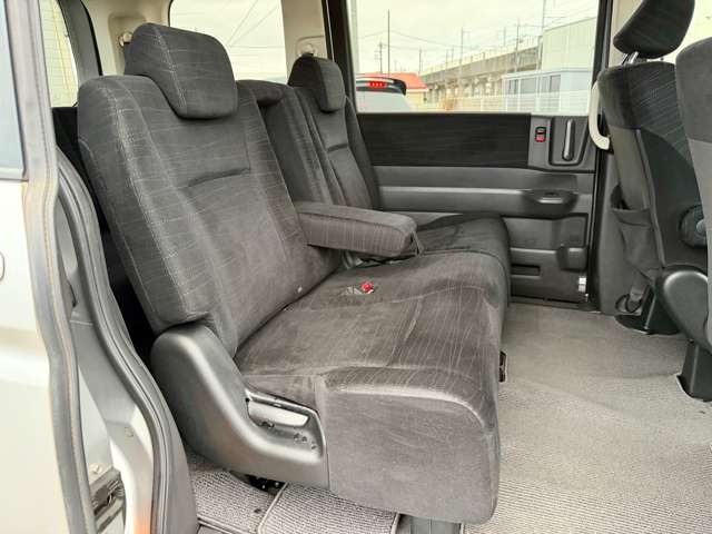 ���X�͍s�c�����R���̊��ˌ����_�̋߂��ɓX�܂��������܂��B���Ԃł��A�N�Z�X���₷���ꏊ�Ɍ�����܂��B�d�Ԃł��z���̍ۂ��Ŋ���JR���������w�܂ł��}���ɎQ��܂��B���C�y�ɂ��₢���킹������!