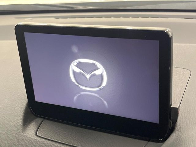 �y�����i�r�z�l�C�̏����i�r�𑕔����Ă���܂��B�i�r�̎g���₷���͂������A�I�[�f�B�I�@�\���[��!�L�����v�◷�s�͂������A�ʋ΂┃�����ȂǕ��i�̃h���C�u���y�����Ȃ�͂���