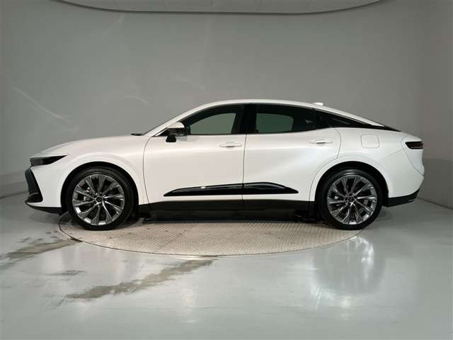 クラウンクロスオーバー2.5 G アドバンスト レザー パッケージ E-Four 4WD