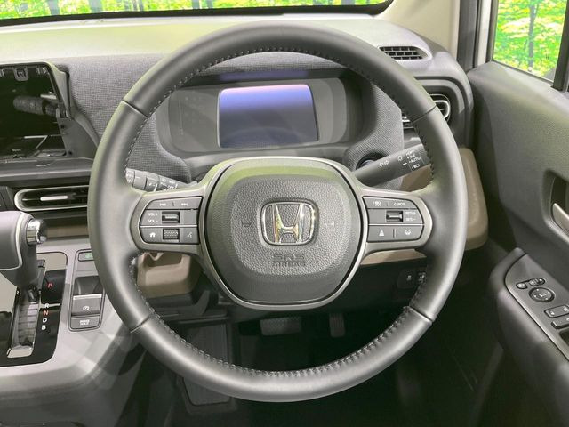 �y�����v�����X�e�A�����O�z�㎿�Ȋv���g�p���邱�ƂŁA��ɂ����������݂ƂĂ��^�]���₷���n���h���ł���