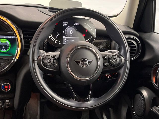 ���n���h�����̃X�������Ȃ��A���ꂢ�ȏ�Ԃ��ێ����Ă���܂��B�e�X�C�b�`���̓�����m�F�ς݂ł��B