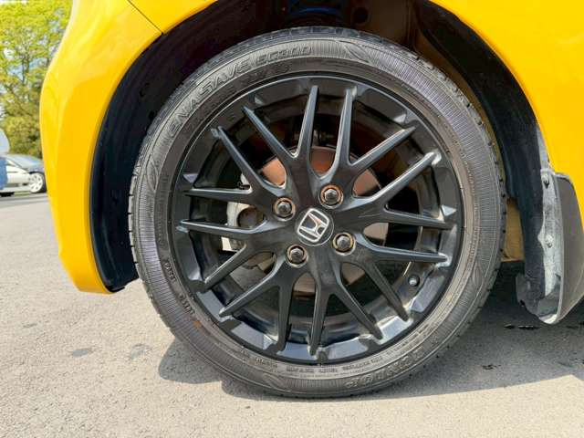 気になるお車がありましたら右の電話番号から直接お店にお問い合わせください。支払方法から車両情報、状態までなんでもご説明させて頂きます。スタッフ一同ご連絡お待ちしております。