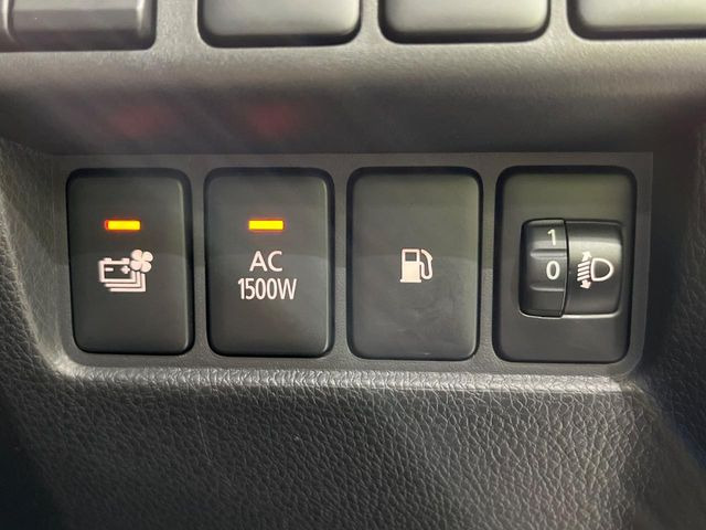 �y�A�N�Z�T���[�R���Z���g�z�L�����v��X�|�[�c�A�A�E�g�h�A�ł̃A�N�e�B�r�e�B�͂������A�ЊQ�E��d�̍ۂɏ����ɂ��Ȃ�AC100V�R���Z���g�𑕔���P�[�^�C��^�u���b�g�A�Q�[���@��̏[�d�ɂ���