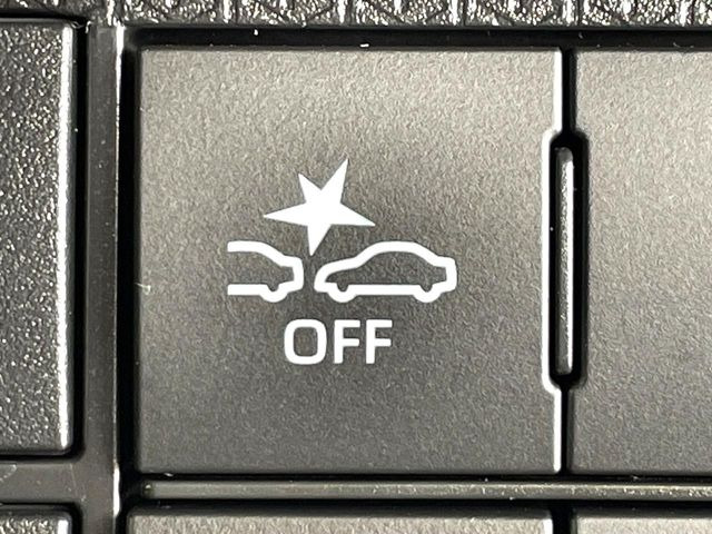 �y�X�}�[�g�A�V�X�g�z���s���ɑO���̎ԗ�����F�����A�Փ˂������Ȏ��͌x��ƃu���[�L�ŏՓˉ���Ɣ�Q�y�����A�V�X�g�B�����S�Ƀh���C�u�����y���݂��������܂��B