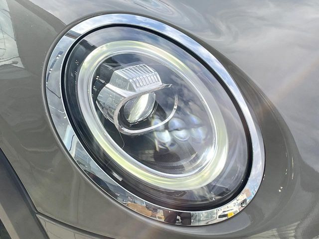 ��LED�w�b�h���C�g:��ԑ��s�����ǍD�Ȏ��E���m�ۂ����S���ĉ^�]�ł��鍂�P�xLED�w�b�h���C�g�𑕔�!�_�����x�������A����d�͂��}�����Ă��܂��B