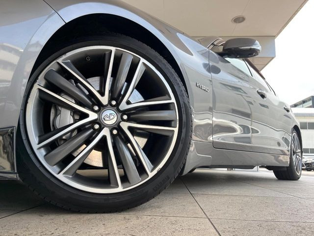 �y����19�C���`�A���~�z�C�[���z�O�ςɃ}�b�`���������A���~�z�C�[���𑕒����Ă���܂��B�e��ЊO�A���~�z�C�[����A�X�^�b�h���X�^�C�����戵�����Ă���܂��B���񂲑��k����������