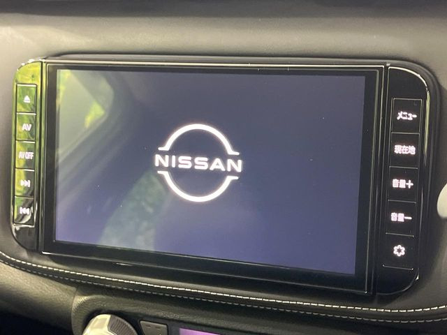 【純正9型ナビ】人気の純正ナビを装備。オーディオ機能も充実しており、Bluetooth接続すればお持ちのスマホやMP3プレイヤーの音楽を再生可能!毎日の運転がさらに楽しくなります!!