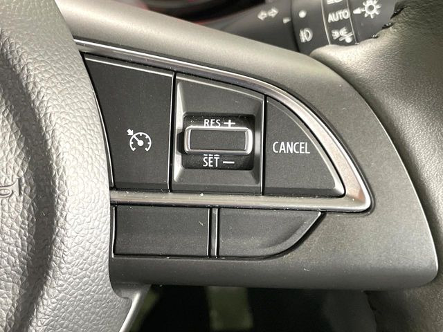 �y�N���[�Y�R���g���[���z�������H�����N���N���s�B�A�N�Z���𗣂��Ă���葬�x�ő��s���ł��A�������^�]���̕��S���y��!�����E�������ȒP�ȃX�C�b�`����Œ����ł��܂��B