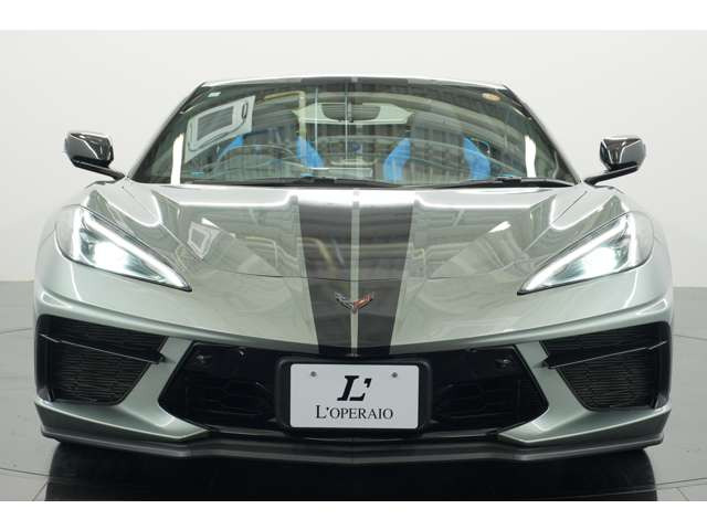 落ち着いた外装色ハイパーソニックグレー。派手ではないがしっかりと存在感を放つカラーリング。