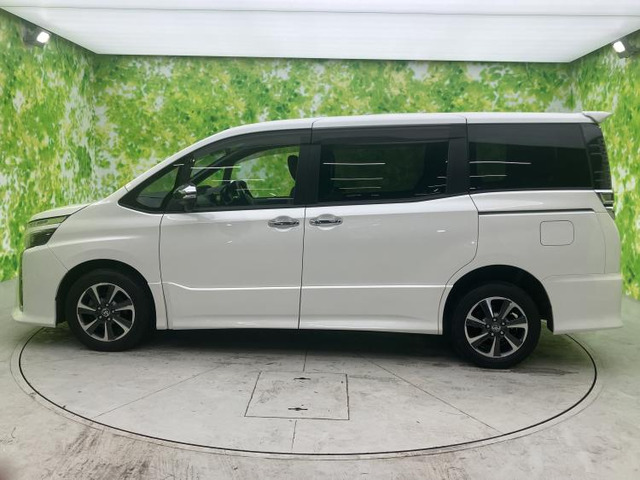 ヴォクシー2.0 ZS 煌III 4WD