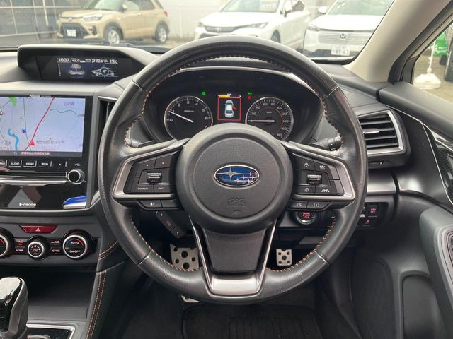 �y�����v�����X�e�A�����O�z�㎿�Ȋv���g�p���邱�ƂŁA��ɂ����������݂ƂĂ��^�]���₷���n���h���ł���