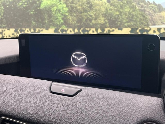 �y12.3�C���`�}�c�_�R�l�N�g�z�ԓ��̕��͋C�Ƀ}�b�`������^�f�B�X�v���C�B�X�}�z�ڑ��ł̃i�r�g�p��Bluetooth�Đ����A�l�X�ȋ@�\���y���߂܂��B�����I�ȃ_�C�������삪�\�ŁA�g��������ǍD�ł��B