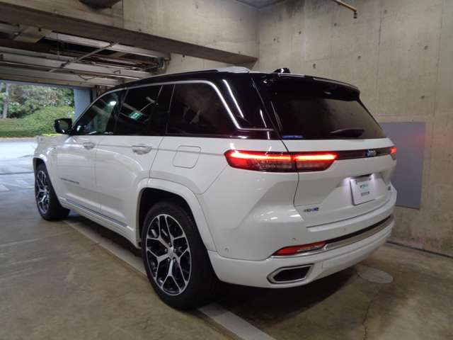 グランドチェロキーサミットリザーブ 4xe 4WD