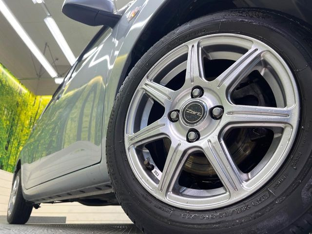�y14�C���`�A���~�z�C�[���z�O�ςɃ}�b�`�����A���~�z�C�[���𑕒����Ă���܂��B�e��A���~�z�C�[����A�X�^�b�h���X�^�C�����戵�����Ă���܂��B���񂲑��k����������