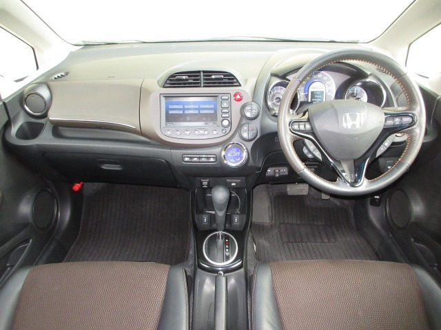 フィットシャトルハイブリッド1.3 スマートセレクション ファインライン