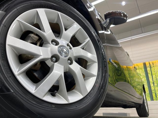 �y�����A���~�z�C�[���z�f�U�C�����̍��������A���~�z�C�[���𑕒����Ă���܂��B�e��ЊO�A���~�z�C�[����A�X�^�b�h���X�^�C�����戵�����Ă���܂��B���񂲑��k����������