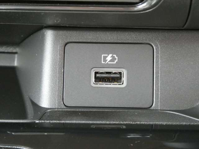 USB���͒[�q�����ŏ[�d�����y�X��