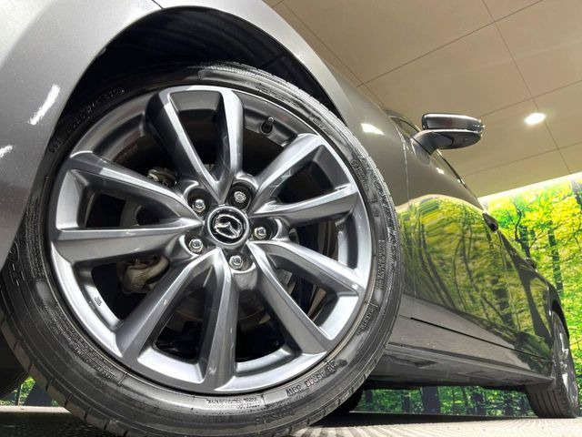 �y����18�C���`�A���~�z�C�[���z�O�ςɃ}�b�`���������A���~�z�C�[���𑕒����Ă���܂��B�e��ЊO�A���~�z�C�[����A�X�^�b�h���X�^�C�����戵�����Ă���܂��B���񂲑��k����������