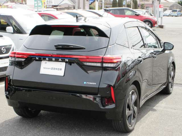 ノートオーラ1.2 G レザーエディション