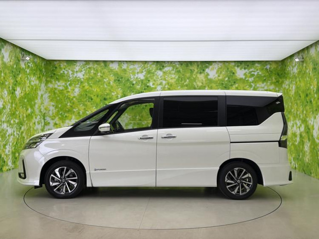 セレナ1.2 e-POWER ハイウェイスターV