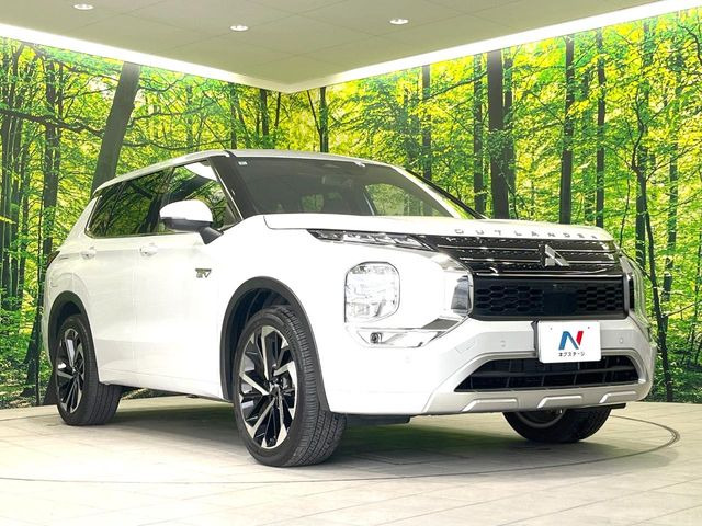 高透明度のガラス皮膜で撥水はもちろん、上質なツヤ・光沢を実現。紫外線や酸性雨から大切な愛車を保護し、色あせ・劣化を防止。「弾スプラッシュコート」、「弾プリミッサコート」からお選びいただけます。