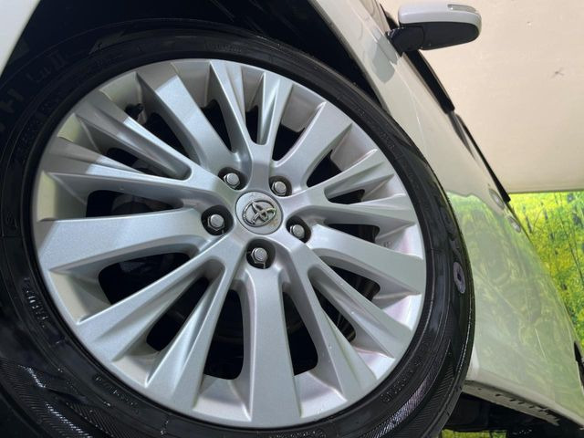 �y����18�C���`�A���~�z�C�[���z�O�ςɃ}�b�`���������A���~�z�C�[���𑕒����Ă���܂��B�e��ЊO�A���~�z�C�[����A�X�^�b�h���X�^�C�����戵�����Ă���܂��B���񂲑��k����������