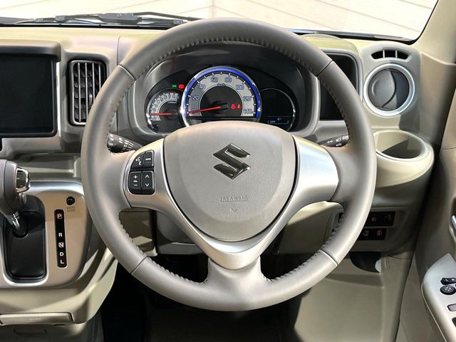 �y�����v�����X�e�A�����O�z�㎿�Ȋv���g�p���邱�ƂŁA��ɂ����������݂ƂĂ��^�]���₷���n���h���ł���