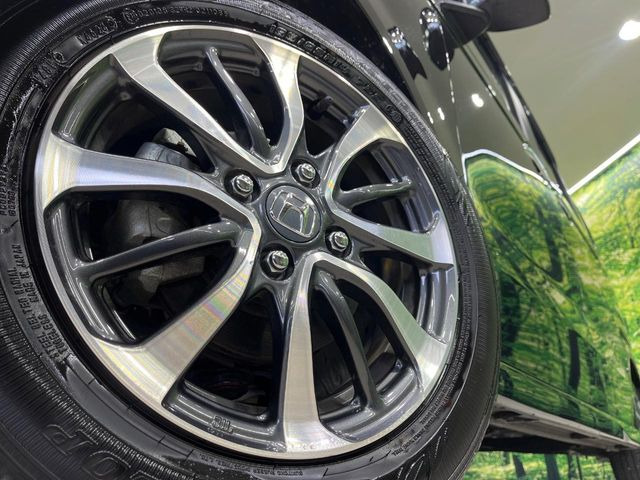 �y����14�C���`�A���~�z�C�[���z�O�ςɃ}�b�`���������A���~�z�C�[���𑕒����Ă���܂��B�e��ЊO�A���~�z�C�[����A�X�^�b�h���X�^�C�����戵�����Ă���܂��B���񂲑��k����������