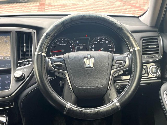 �y�����v�����X�e�A�����O�z�㎿�Ȋv���g�p���邱�ƂŁA��ɂ����������݂ƂĂ��^�]���₷���n���h���ł���