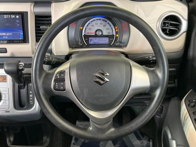 �y�X�e�A�����O�X�C�b�`�z�^�]���A�O������ڐ������炷���ƂȂ��A�I�[�f�B�I���̑��삪�\�ȕ֗��@�\!���S&���K�ȃh���C�u�����o���Ă���܂���