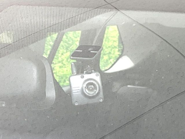 【ドライブレコーダー】ドライブレコーダー装備!走行中はもちろん、あおり運転や事故に遭遇した際、映像で記録し、万一のリスクに備えます。※記録用SDカードはお客様ご自身でご準備いただく必要があります。