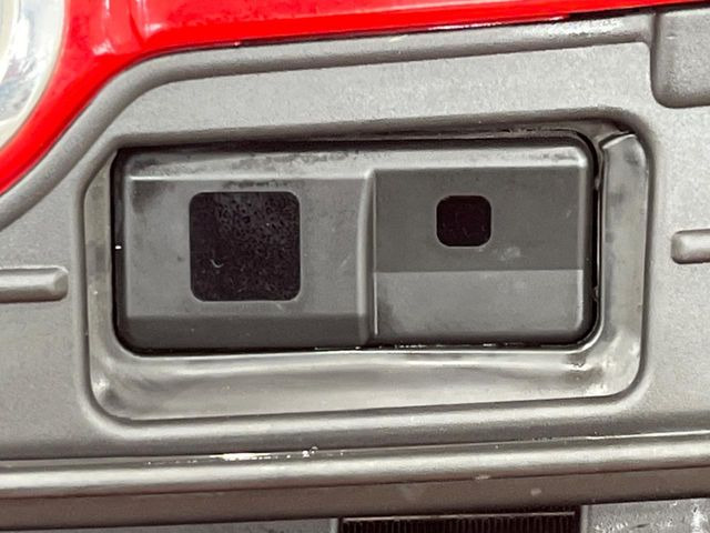 �y�X�}�[�g�A�V�X�g�z���s���ɑO���̎ԗ�����F�����A�Փ˂������Ȏ��͌x��ƃu���[�L�ŏՓˉ���Ɣ�Q�y�����A�V�X�g�B�����S�Ƀh���C�u�����y���݂��������܂��B